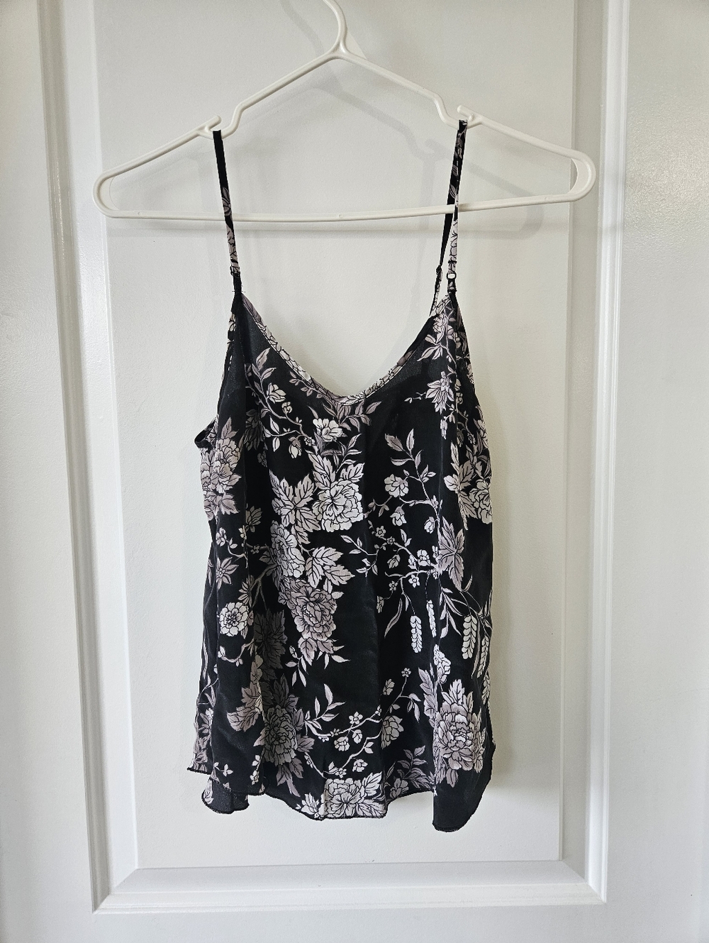 Aritzia Wilfred Black Floral 100% Silk Spaghetti-Strap Camisole Size Extra Small